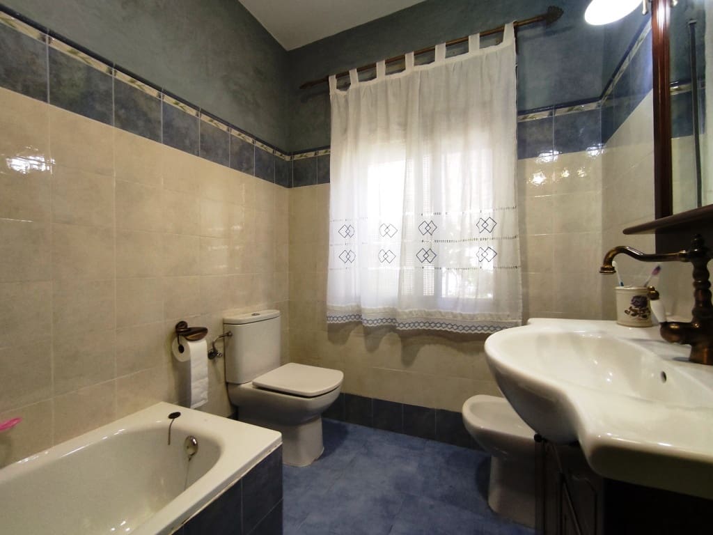 6 bedroom Villa for sale in Muro de Alcoy with pool garage - € 430,000 (Ref: 9922644)