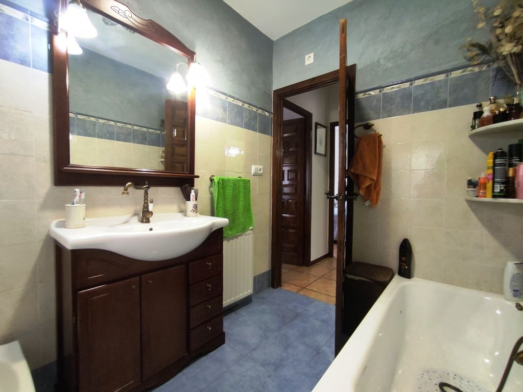 6 bedroom Villa for sale in Muro de Alcoy with pool garage - € 430,000 (Ref: 9922644)