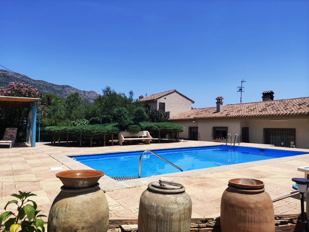 6 bedroom Villa for sale in Muro de Alcoy with pool garage - € 430,000 (Ref: 9922644)