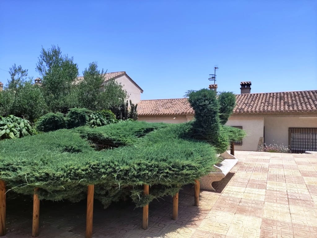6 bedroom Villa for sale in Muro de Alcoy with pool garage - € 430,000 (Ref: 9922644)