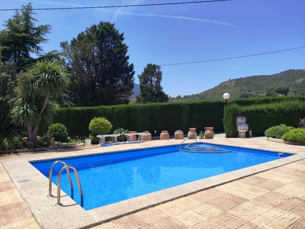6 bedroom Villa for sale in Muro de Alcoy with pool garage - € 430,000 (Ref: 9922644)