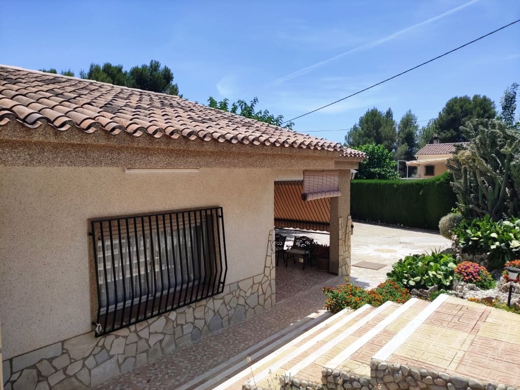 6 bedroom Villa for sale in Muro de Alcoy with pool garage - € 430,000 (Ref: 9922644)