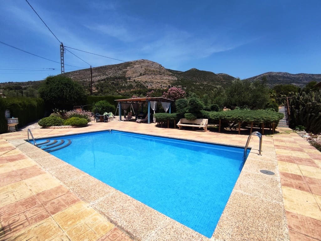 6 bedroom Villa for sale in Muro de Alcoy with pool garage - € 430,000 (Ref: 9922644)