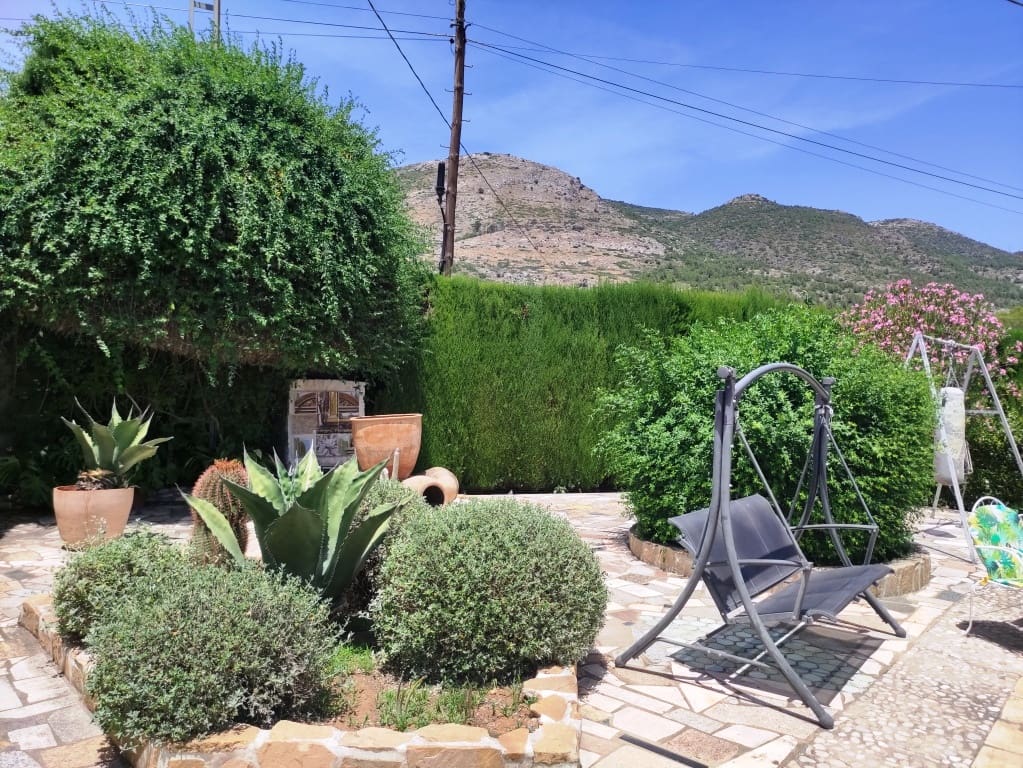 6 bedroom Villa for sale in Muro de Alcoy with pool garage - € 430,000 (Ref: 9922644)