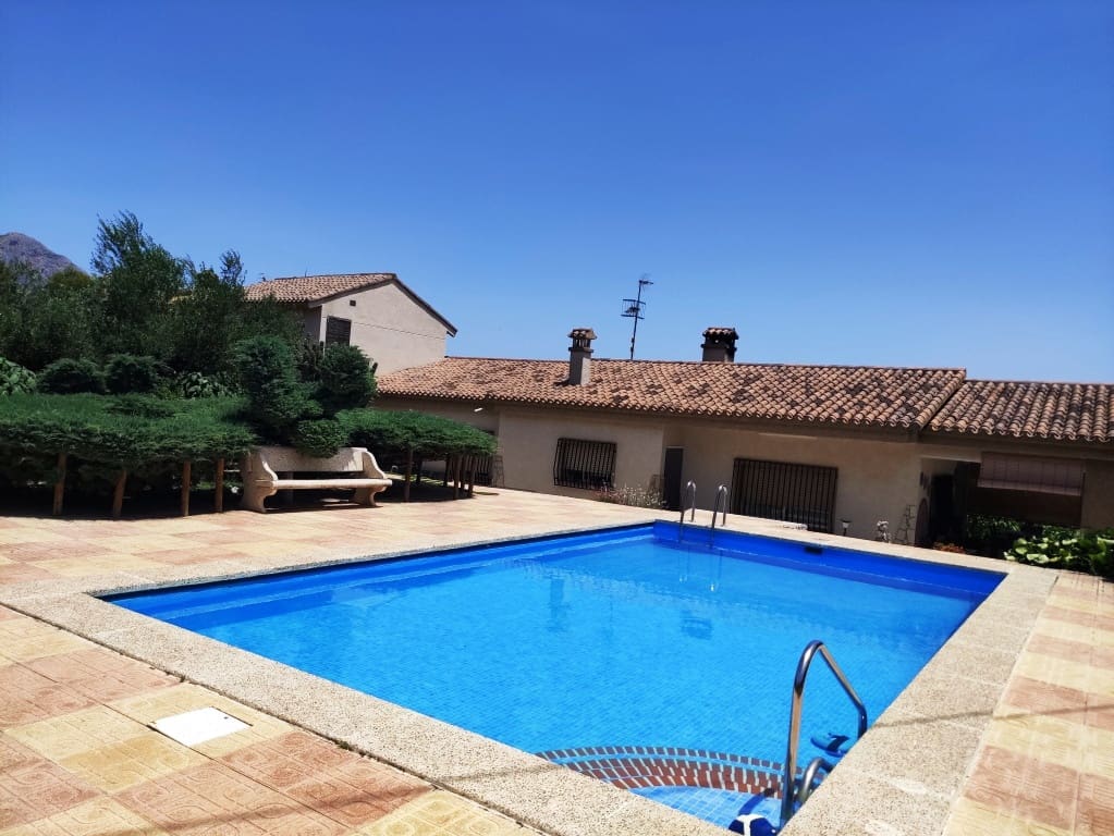 6 bedroom Villa for sale in Muro de Alcoy with pool garage - € 430,000 (Ref: 9922644)
