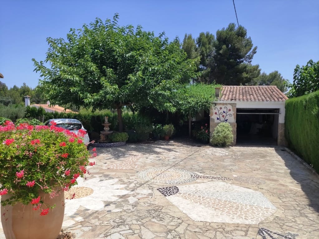 6 bedroom Villa for sale in Muro de Alcoy with pool garage - € 430,000 (Ref: 9922644)