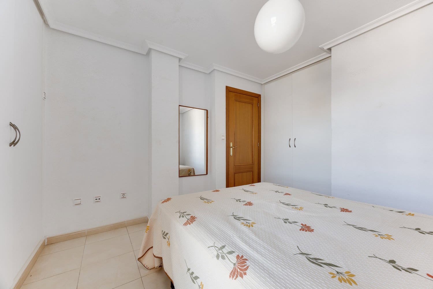 3 makuuhuone Huoneisto myytävänä paikassa Torrevieja mukana uima-altaan 
autotalli - 195 000 € (Ref: 10091470)