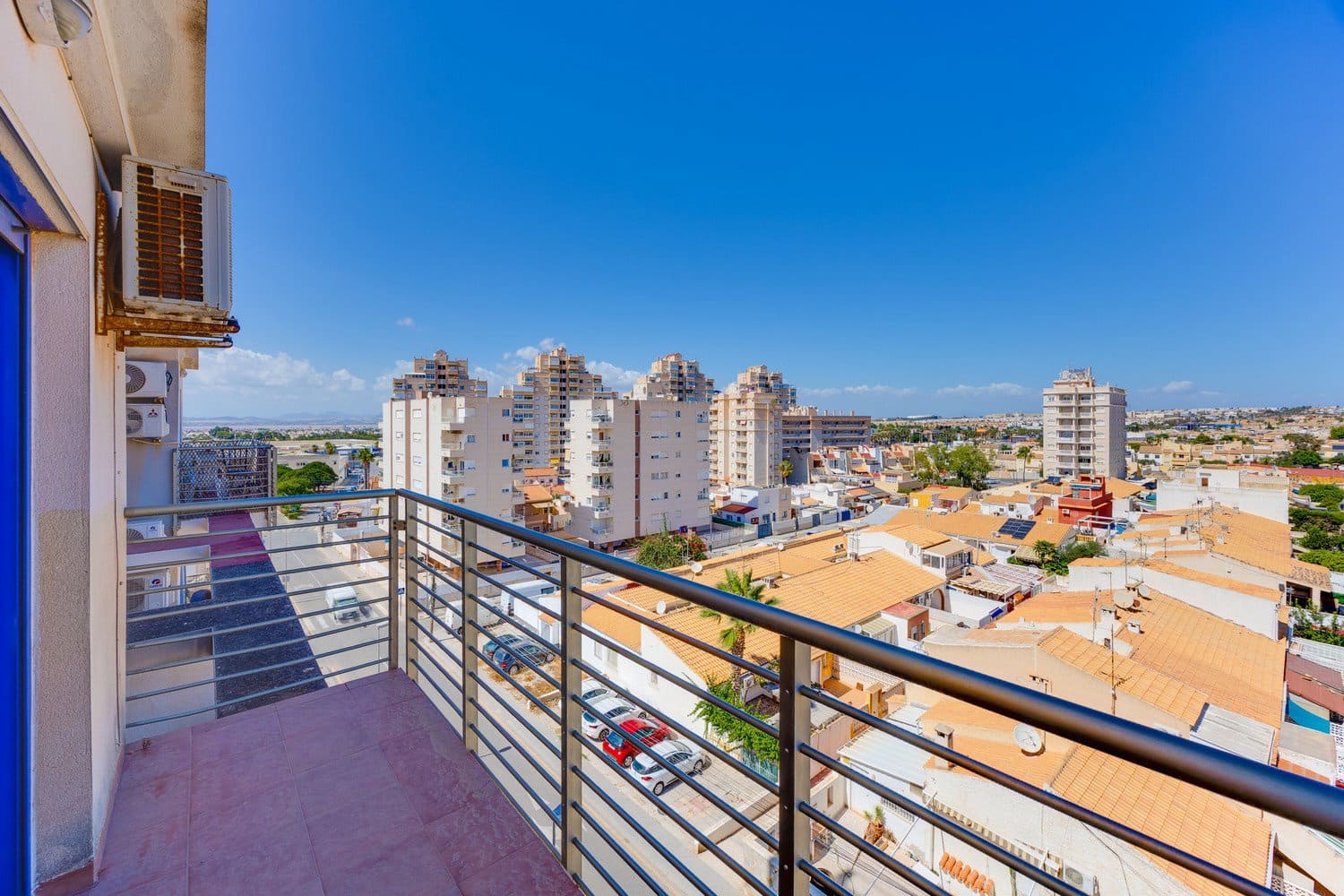 3 makuuhuone Huoneisto myytävänä paikassa Torrevieja mukana uima-altaan 
autotalli - 195 000 € (Ref: 10091470)