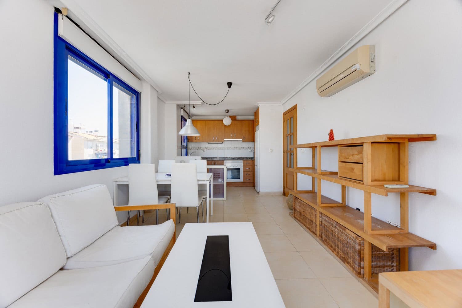 3 makuuhuone Huoneisto myytävänä paikassa Torrevieja mukana uima-altaan 
autotalli - 195 000 € (Ref: 10091470)