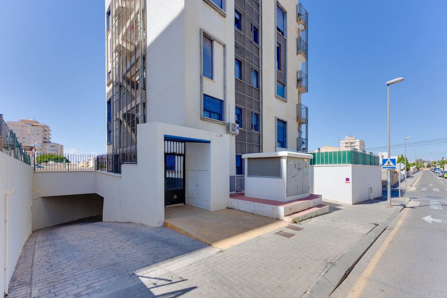 3 makuuhuone Huoneisto myytävänä paikassa Torrevieja mukana uima-altaan 
autotalli - 195 000 € (Ref: 10091470)