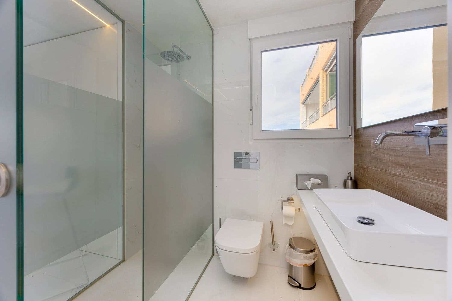 3 bedroom Apartment for sale in Torrevieja with pool garage - € 398,000 (Ref: 10091471)