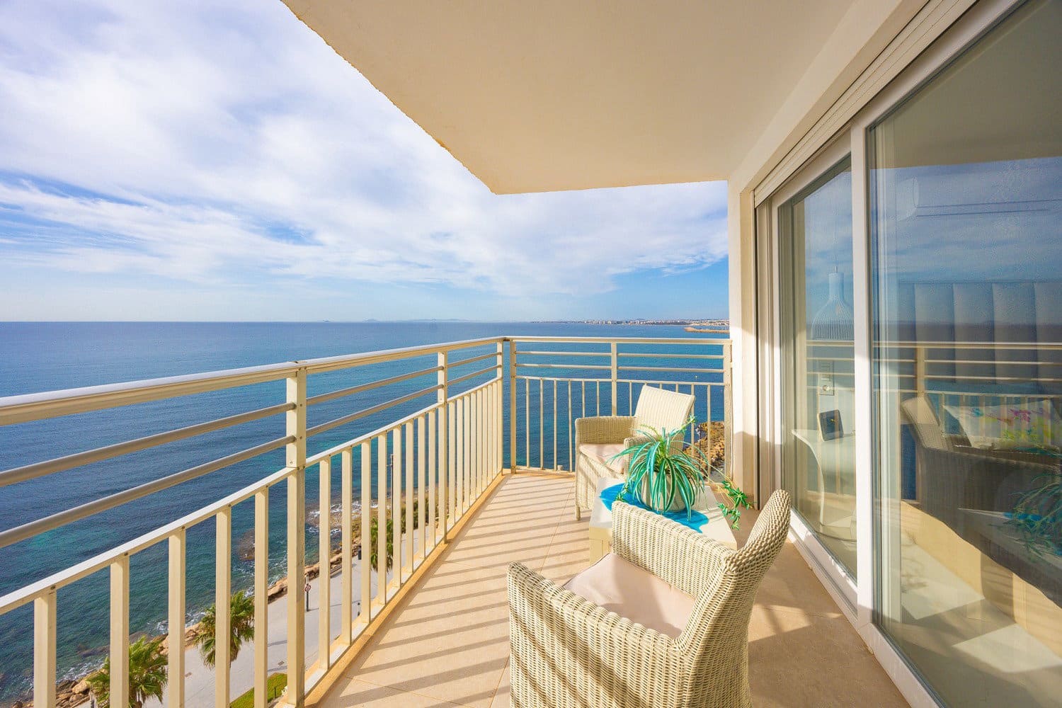 3 bedroom Apartment for sale in Torrevieja with pool garage - € 398,000 (Ref: 10091471)