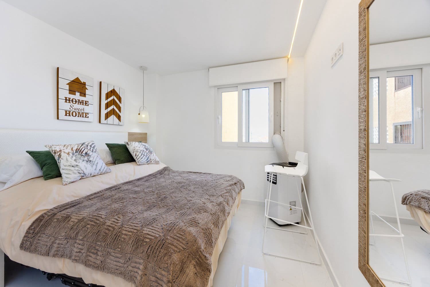 3 bedroom Apartment for sale in Torrevieja with pool garage - € 398,000 (Ref: 10091471)