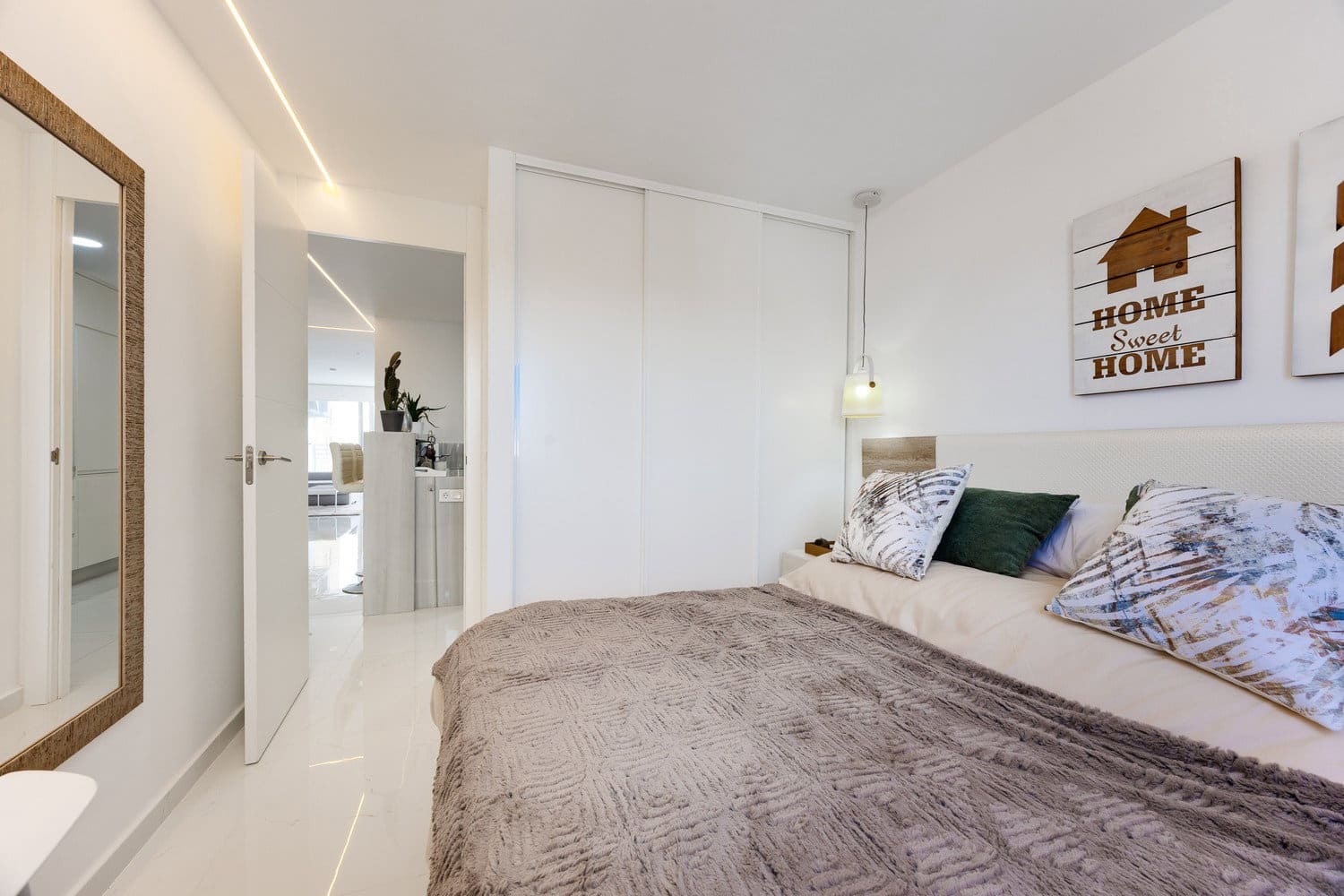 3 bedroom Apartment for sale in Torrevieja with pool garage - € 398,000 (Ref: 10091471)