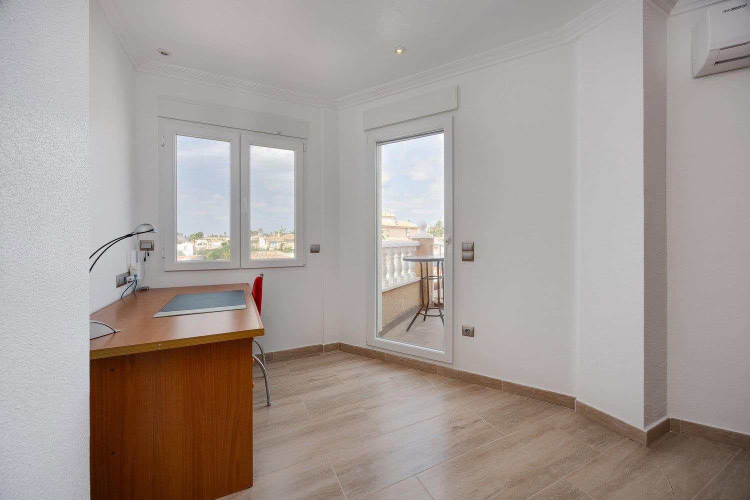 4 sypialnia Willa na sprzedaż w Rojales z basenem garażem - 590 000 € (Ref: 10091472)