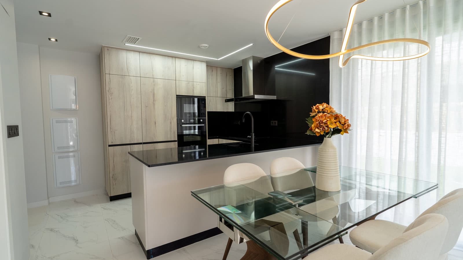 4 Zimmer Villa zu verkaufen in Orihuela Costa mit Pool Garage - 699.900 € (Ref: 10091473)