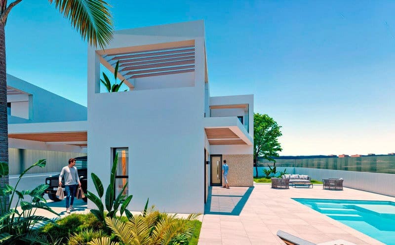 Chalet de 3 habitaciones en Torrevieja en venta con piscina garaje - 650.000 € (Ref: 10117494)