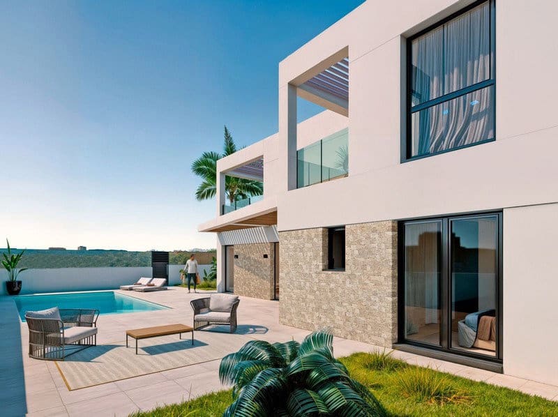 Chalet de 3 habitaciones en Torrevieja en venta con piscina garaje - 650.000 € (Ref: 10117494)