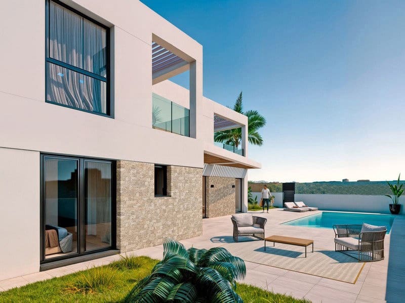 Chalet de 3 habitaciones en Torrevieja en venta con piscina garaje - 650.000 € (Ref: 10117494)