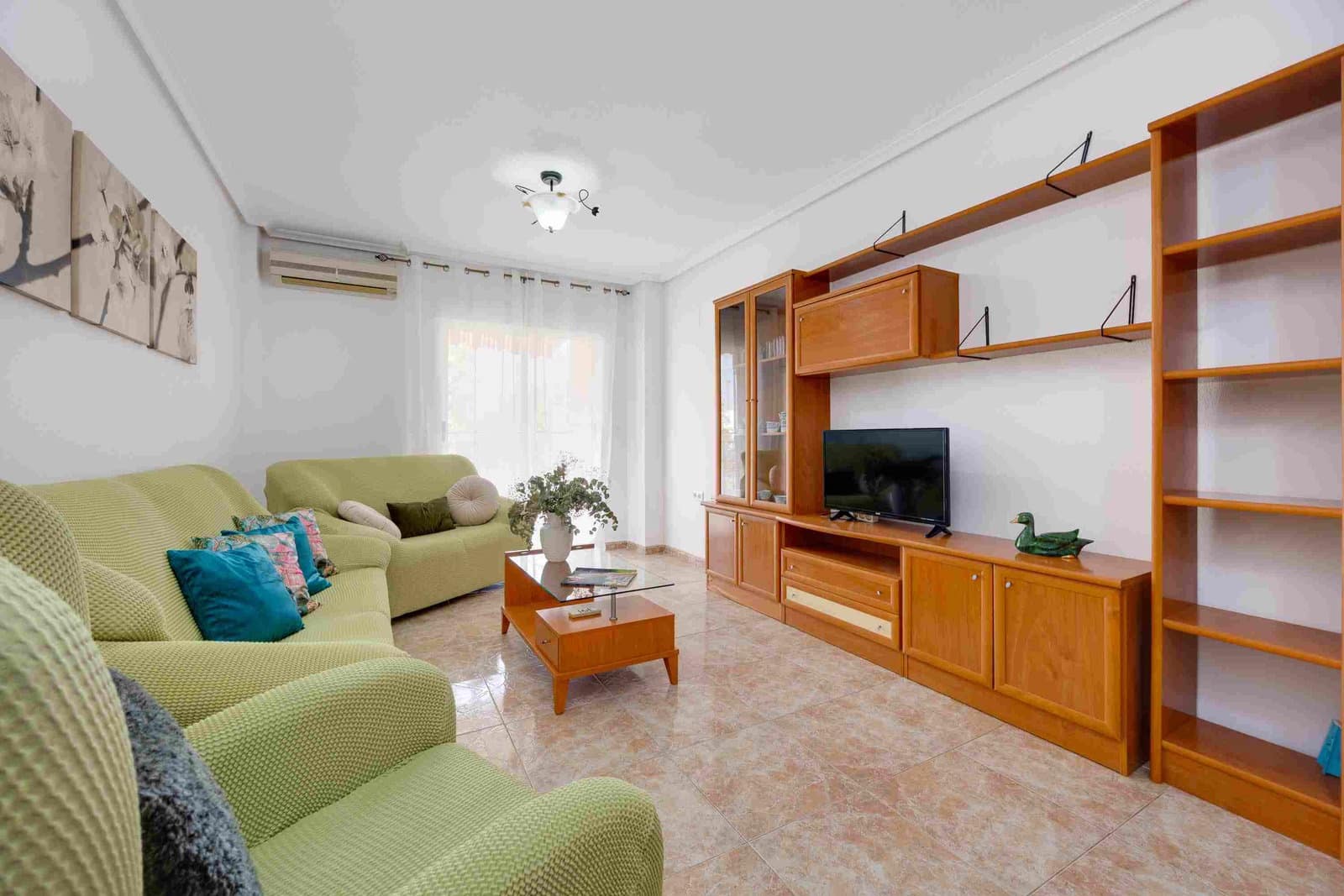 3 soveværelse Lejlighed til leje i Pilar de la Horadada med garage - € 850 (Ref: 10154323)