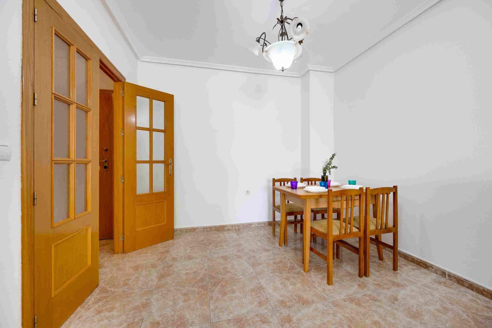 3 soveværelse Lejlighed til leje i Pilar de la Horadada med garage - € 850 (Ref: 10154323)