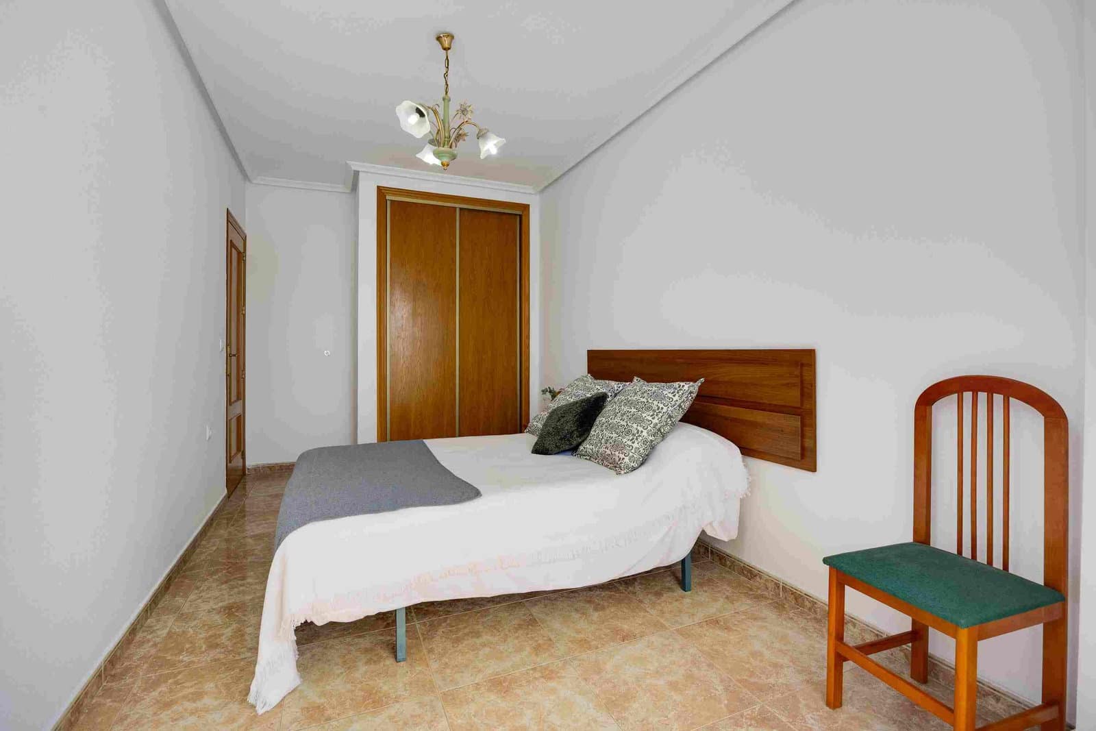 3 soveværelse Lejlighed til leje i Pilar de la Horadada med garage - € 850 (Ref: 10154323)