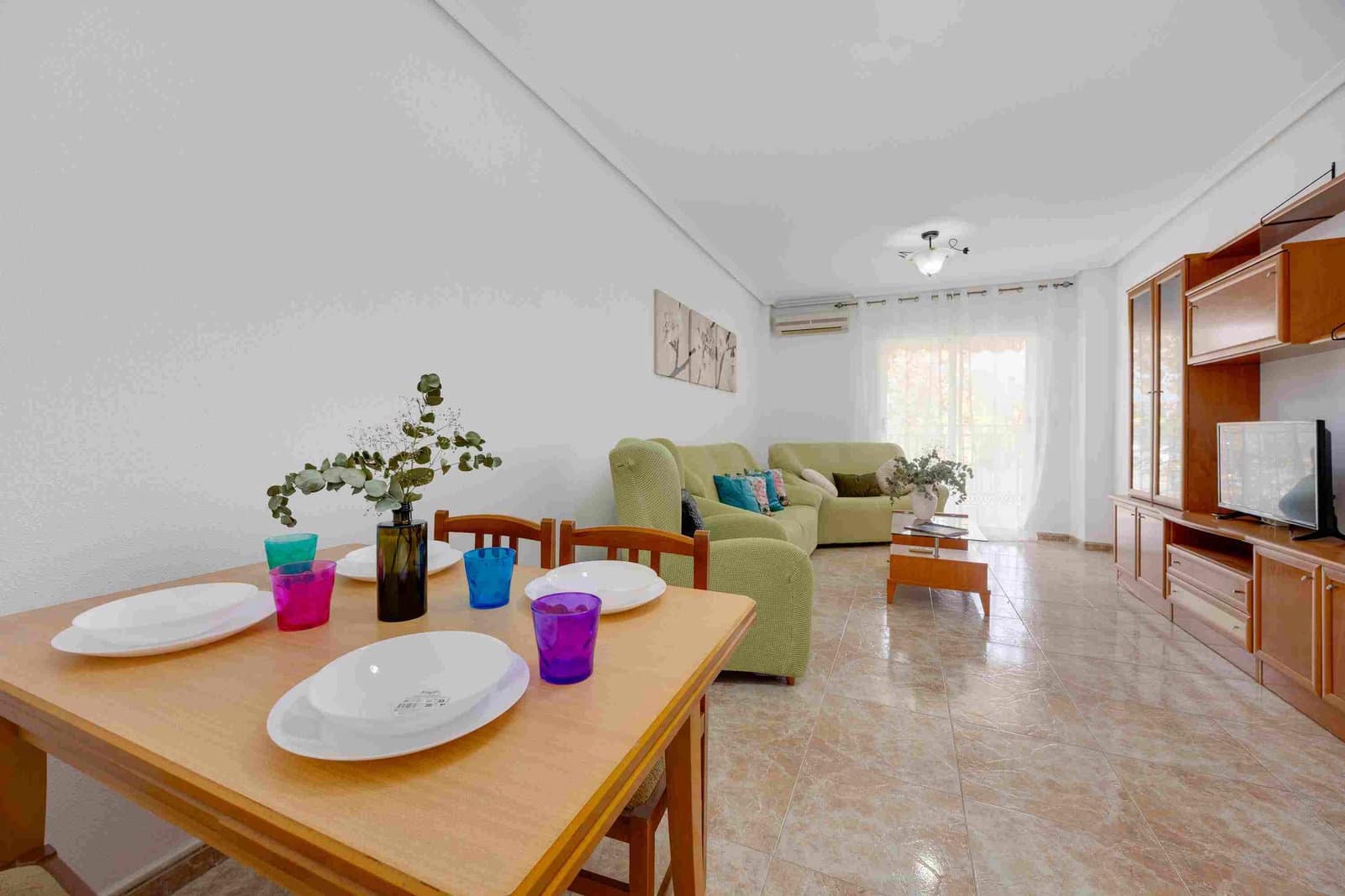 3 soveværelse Lejlighed til leje i Pilar de la Horadada med garage - € 850 (Ref: 10154323)
