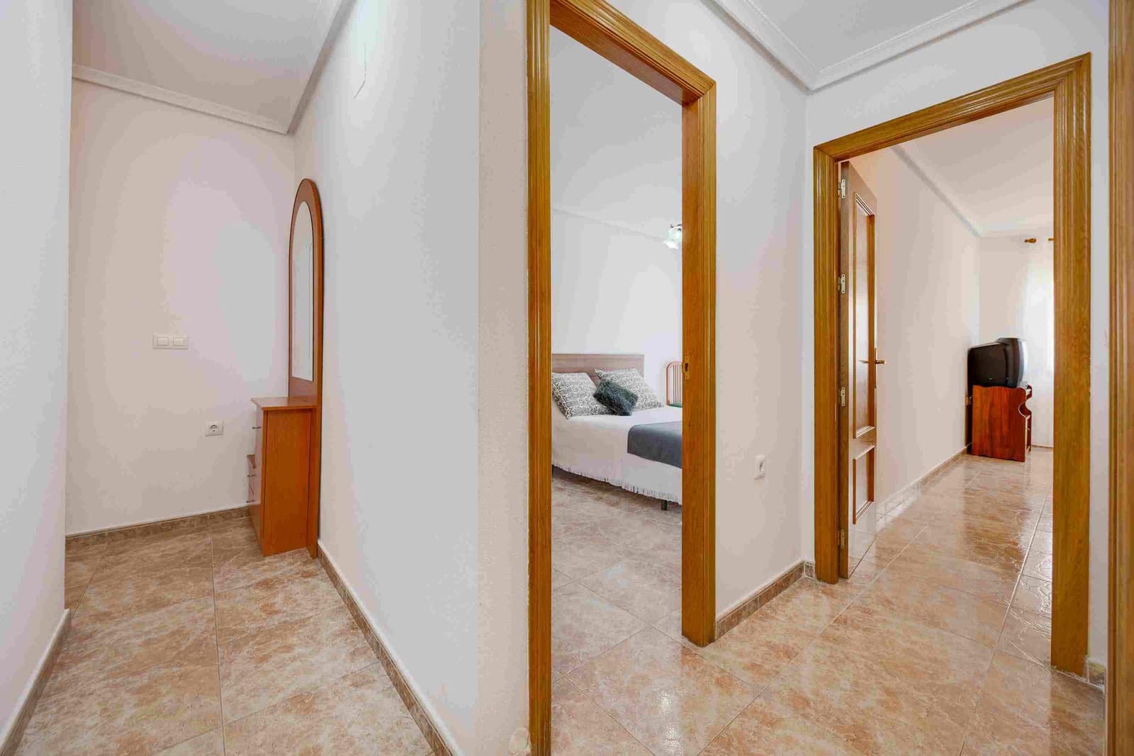 3 soveværelse Lejlighed til leje i Pilar de la Horadada med garage - € 850 (Ref: 10154323)