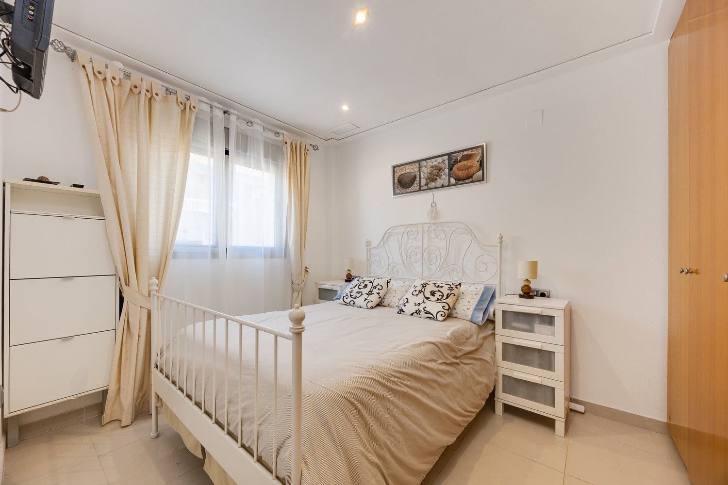 2 soverom Leilighet til salgs i Torrevieja med garasje - € 185 000 (Ref: 10156171)