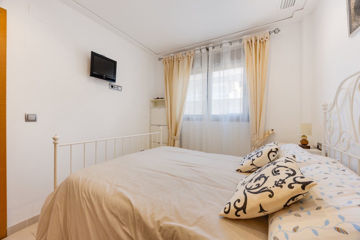 2 soverom Leilighet til salgs i Torrevieja med garasje - € 185 000 (Ref: 10156171)
