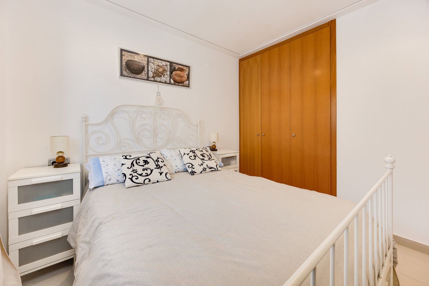 2 soverom Leilighet til salgs i Torrevieja med garasje - € 185 000 (Ref: 10156171)