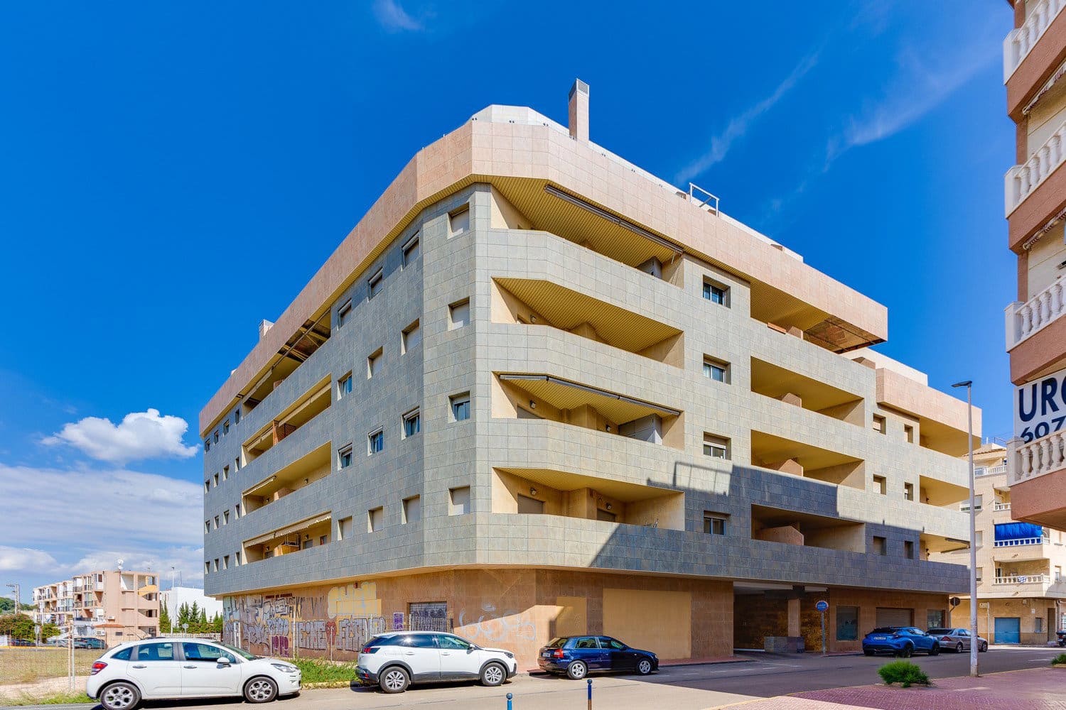 2 soverom Leilighet til salgs i Torrevieja med garasje - € 185 000 (Ref: 10156171)
