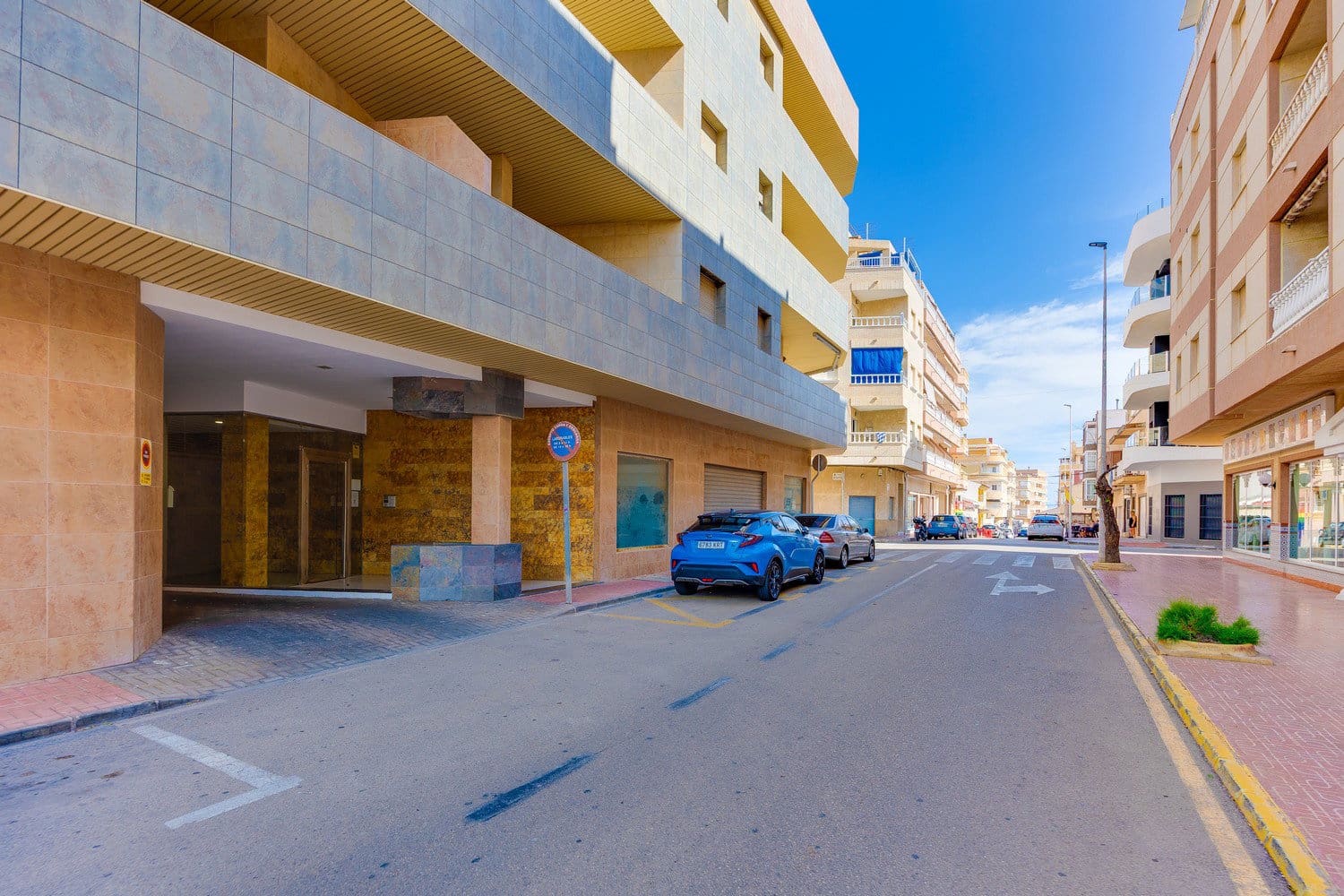 2 soverom Leilighet til salgs i Torrevieja med garasje - € 185 000 (Ref: 10156171)