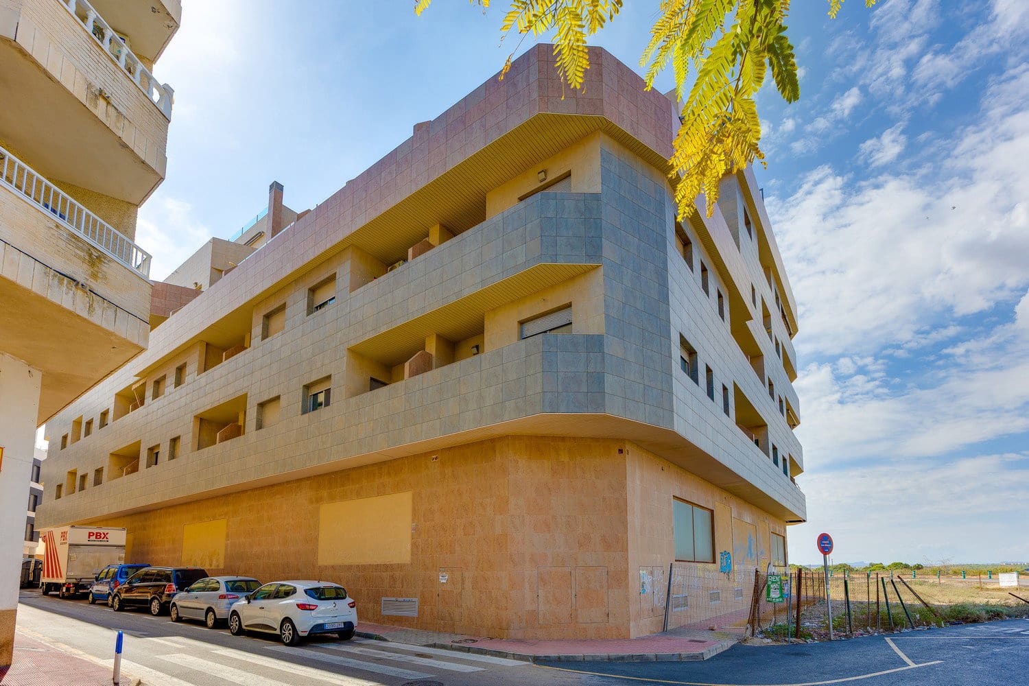 2 soverom Leilighet til salgs i Torrevieja med garasje - € 185 000 (Ref: 10156171)