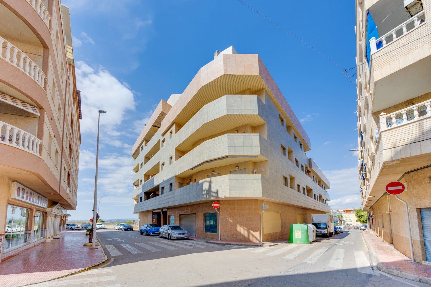 2 soverom Leilighet til salgs i Torrevieja med garasje - € 185 000 (Ref: 10156171)
