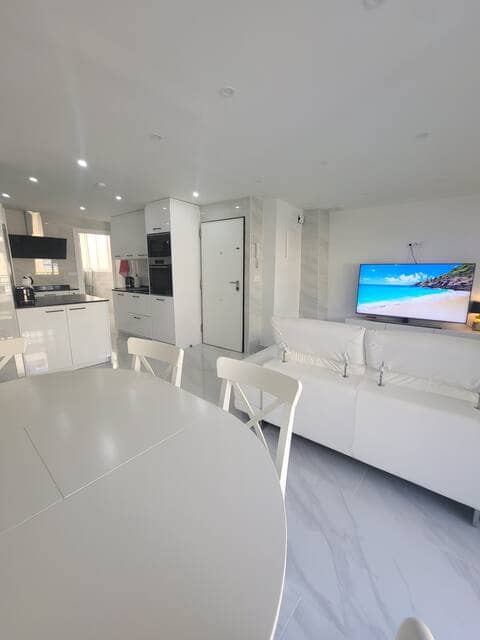 Appartement de 3 chambres à louer à Torrevieja - 1 500 € (Ref: 10160264)