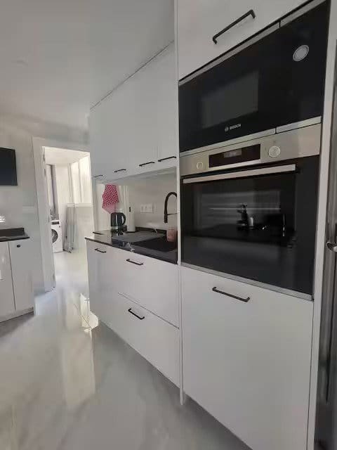 Appartement de 3 chambres à louer à Torrevieja - 1 500 € (Ref: 10160264)