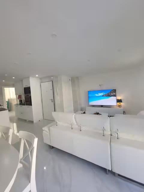 Appartement de 3 chambres à louer à Torrevieja - 1 500 € (Ref: 10160264)