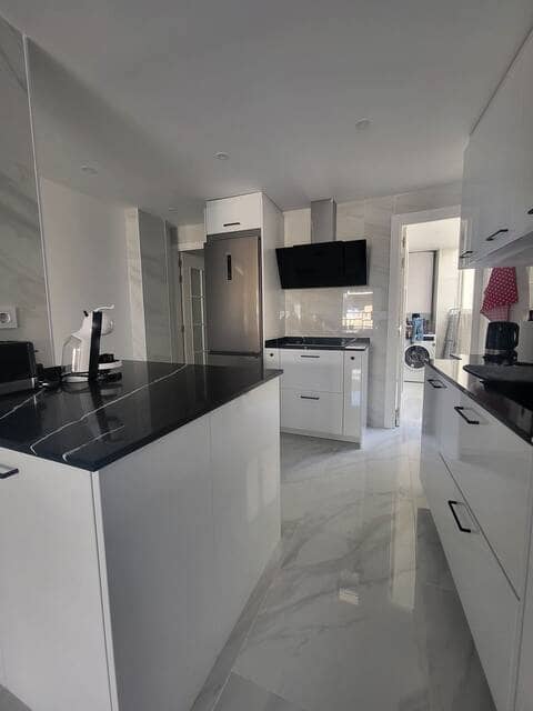 Appartement de 3 chambres à louer à Torrevieja - 1 500 € (Ref: 10160264)
