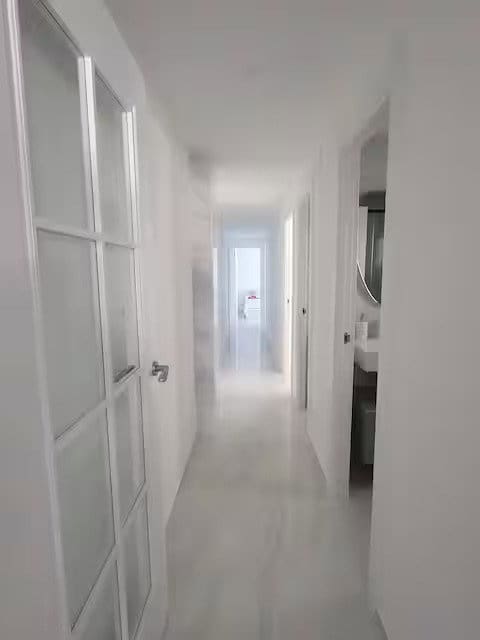 Appartement de 3 chambres à louer à Torrevieja - 1 500 € (Ref: 10160264)