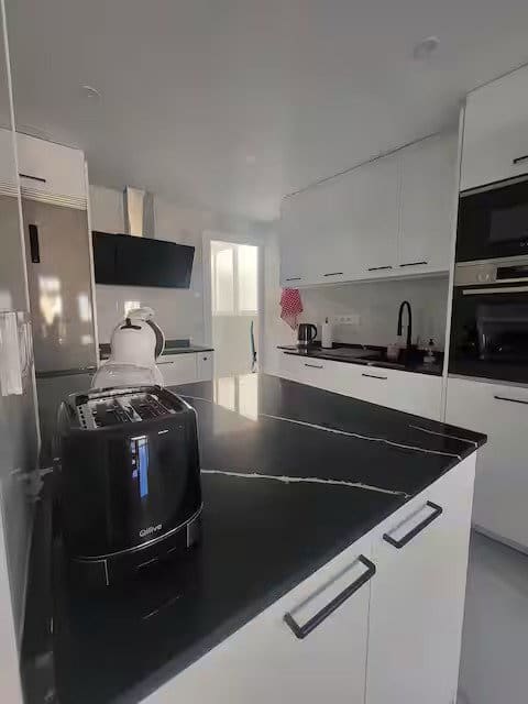 Appartement de 3 chambres à louer à Torrevieja - 1 500 € (Ref: 10160264)