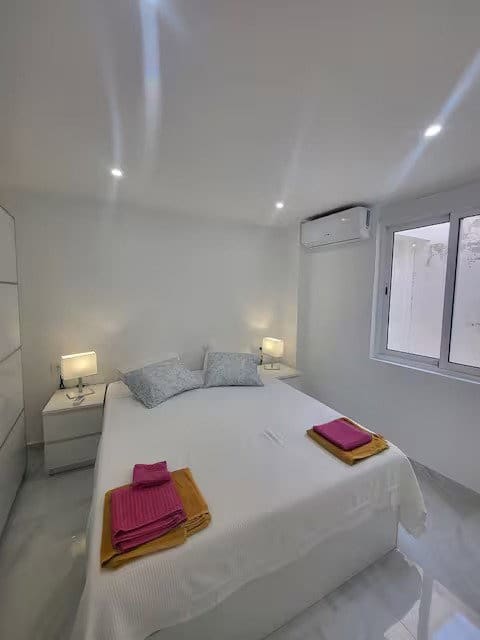 Appartement de 3 chambres à louer à Torrevieja - 1 500 € (Ref: 10160264)