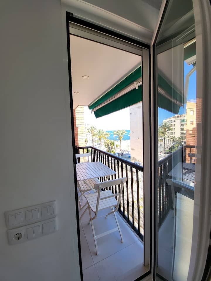 Apartamento de 3 habitaciones en Torrevieja en alquiler - 1.800 € (Ref: 10160265)