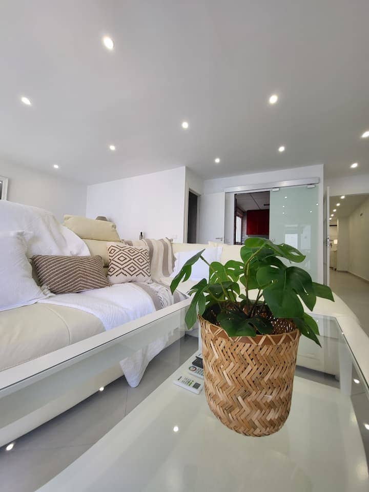 Apartamento de 3 habitaciones en Torrevieja en alquiler - 1.800 € (Ref: 10160265)