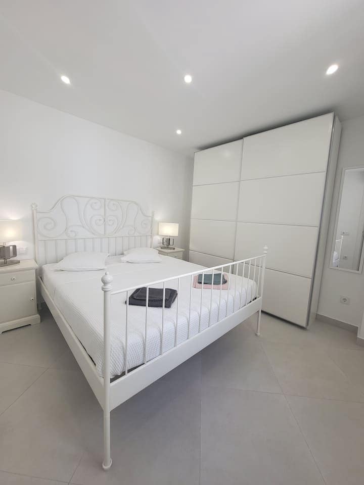 Apartamento de 3 habitaciones en Torrevieja en alquiler - 1.800 € (Ref: 10160265)