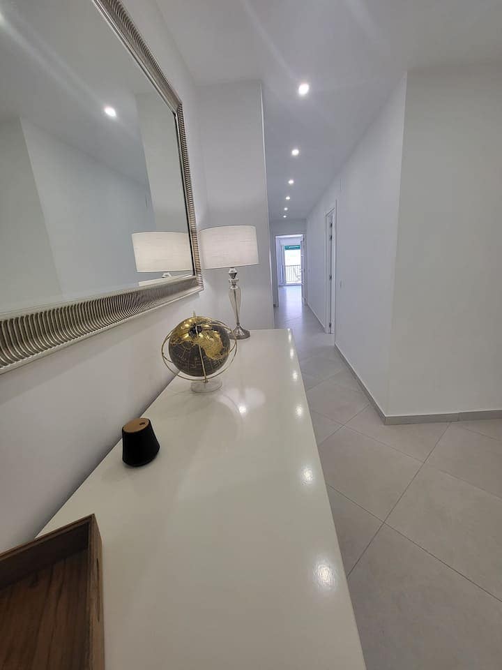 Apartamento de 3 habitaciones en Torrevieja en alquiler - 1.800 € (Ref: 10160265)