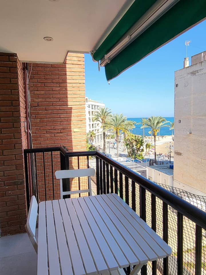 Apartamento de 3 habitaciones en Torrevieja en alquiler - 1.800 € (Ref: 10160265)