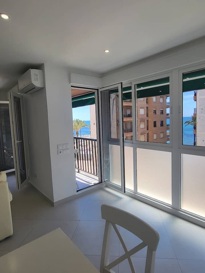 Apartamento de 3 habitaciones en Torrevieja en alquiler - 1.800 € (Ref: 10160265)