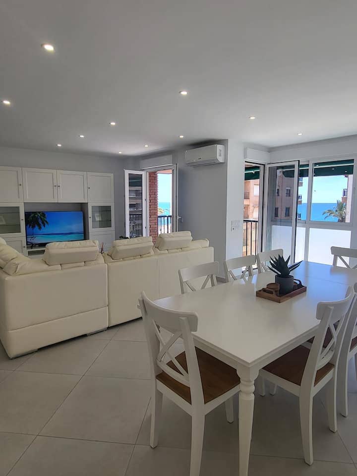 Apartamento de 3 habitaciones en Torrevieja en alquiler - 1.800 € (Ref: 10160265)