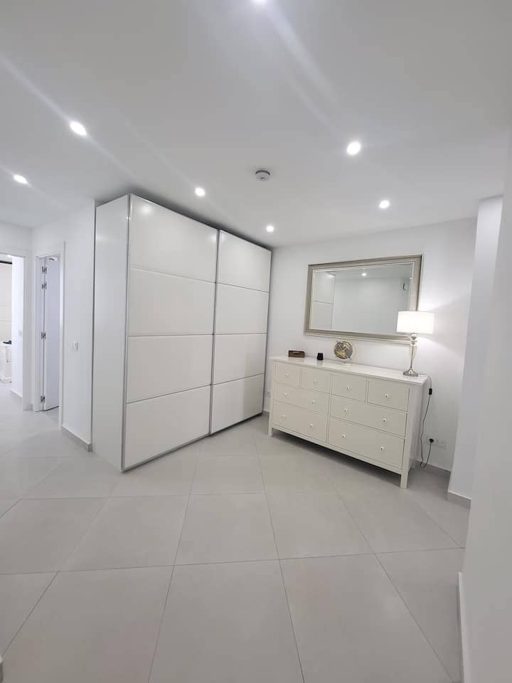 Apartamento de 3 habitaciones en Torrevieja en alquiler - 1.800 € (Ref: 10160265)